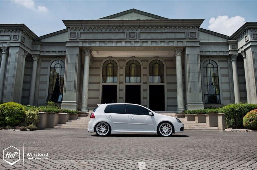  Volkswagen Golf GTi in Asian Tuning 2014 года  (фото 7 из 14)